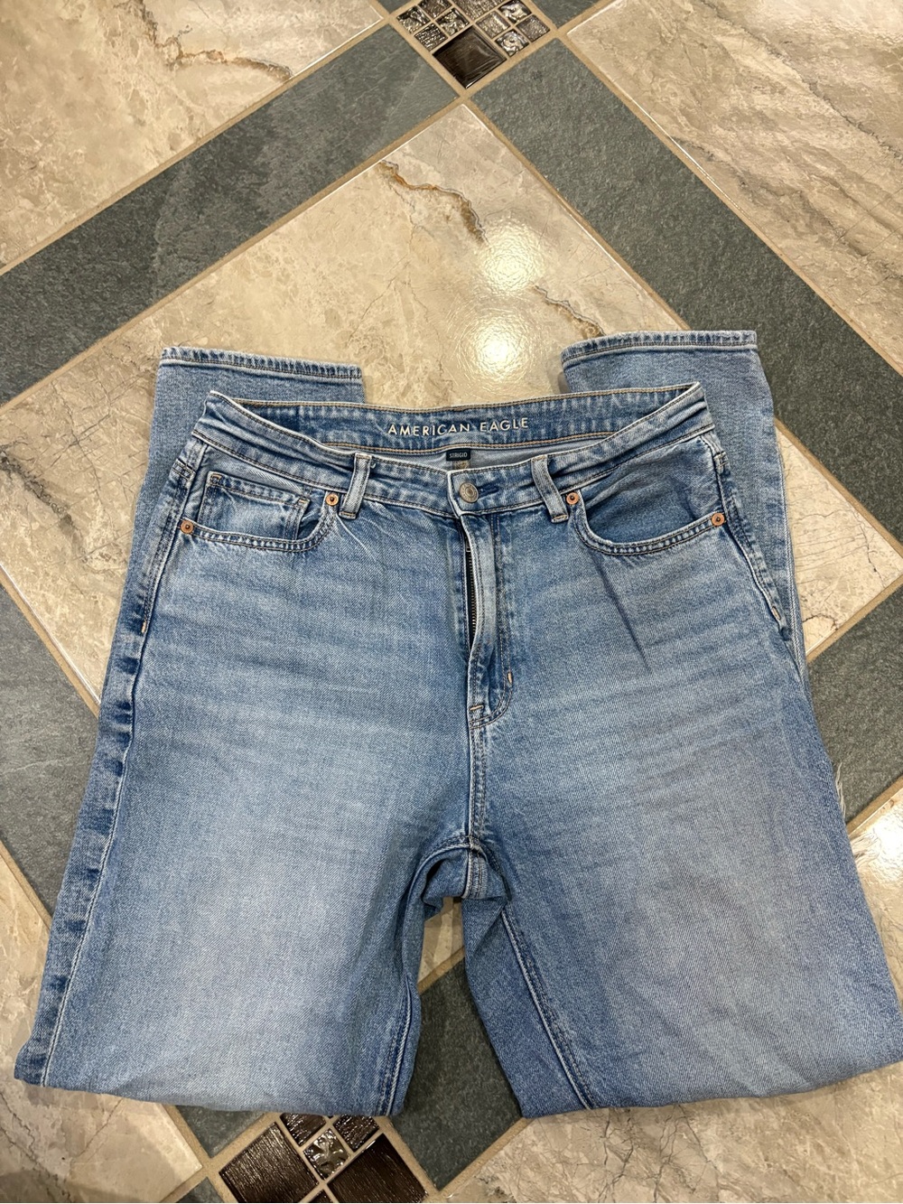 American Eagle Outfitters Women’s Light Blue Classic Jeans
